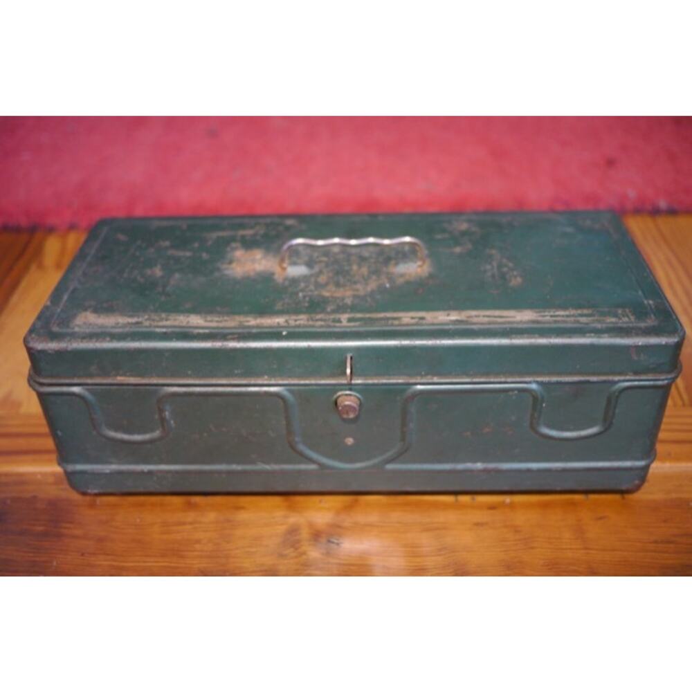 Vtg Distressed Green Metal Industrial Mechanic Carpenters Tool Tackle Box w Tray